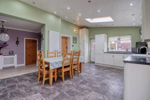 Kitchen/Diner- click for photo gallery